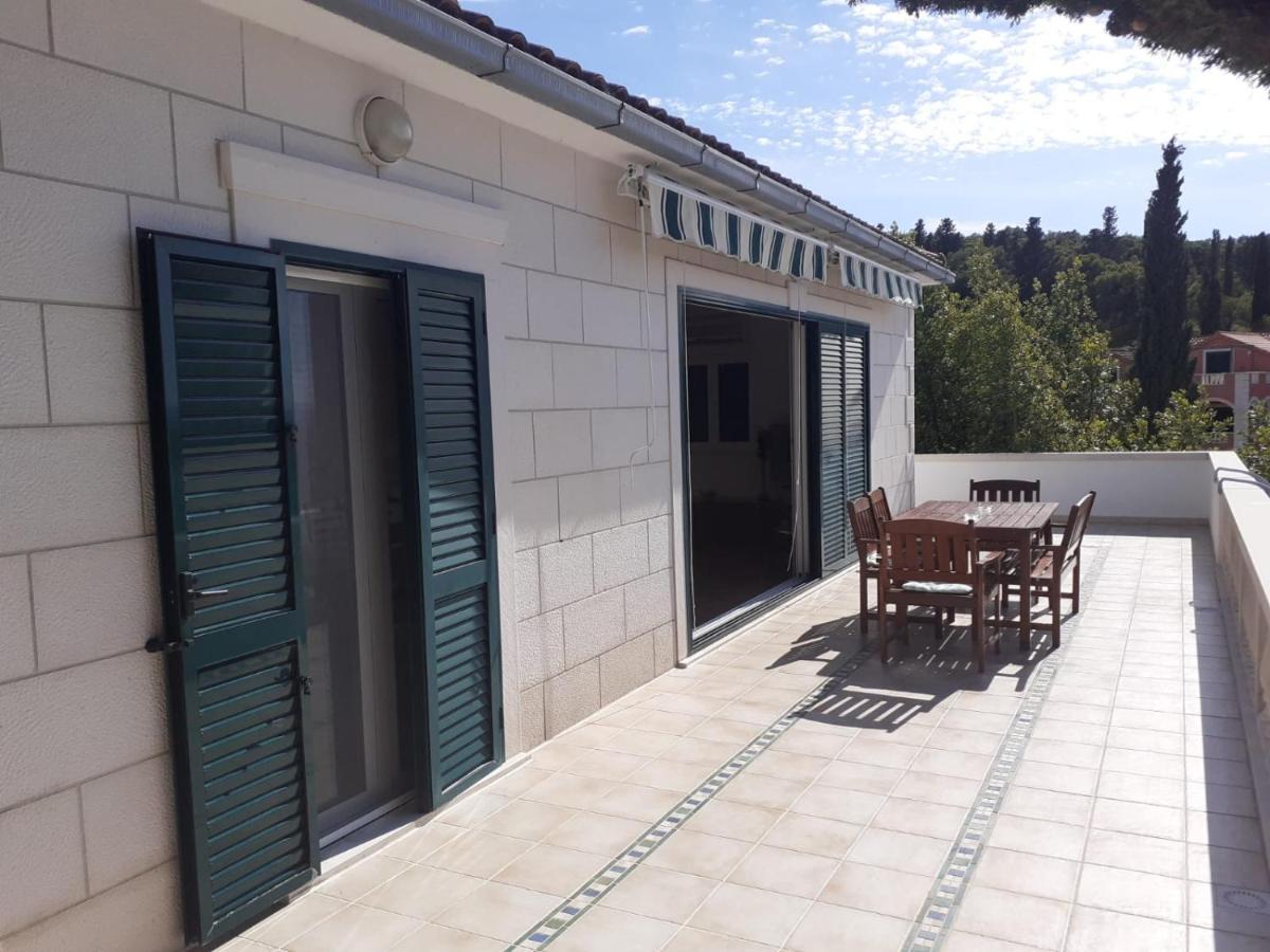 Apartments Ilicic Supetar Zewnętrze zdjęcie