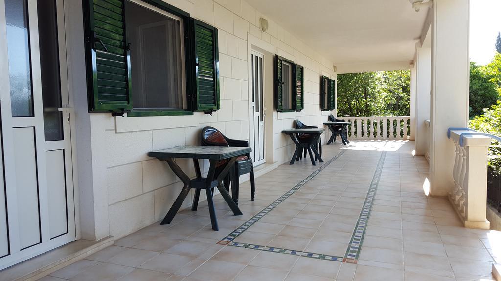 Apartments Ilicic Supetar Zewnętrze zdjęcie
